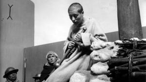 la-la-ca-1010-joan-of-arc-004-